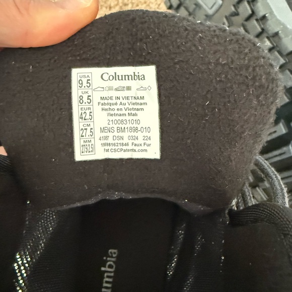 Columbia Men's Fairbanks Omni-Heat Boots - Black and Gray - Picture 6 of 10